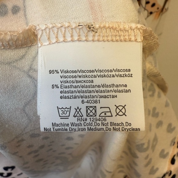 VENUS Peach White Tan Floral Cheetah Print Dress V-Neck Women’s Size Small - Picture 9 of 9